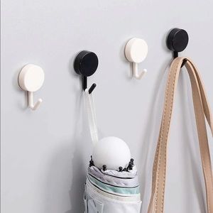 4 Plain Hooks